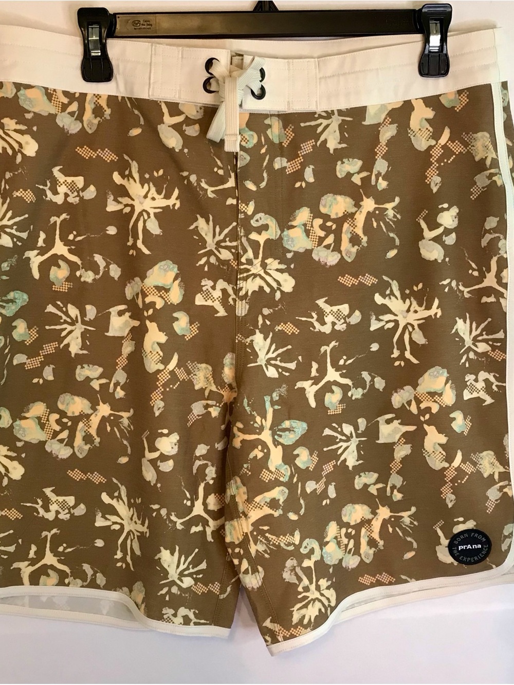 Prana Vintage Olive Digibloo Boardshort 33”Wx 8” inseam. NWT